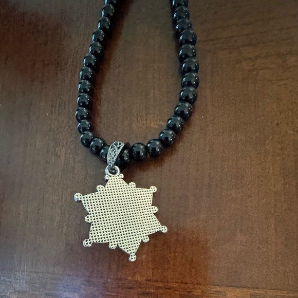 Red Hot Six-pointed Star Red Faux Gemstone Pendant, Faux Black Pearl Necklace - Picture 8 of 9